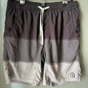 Vuori Men’s Kore short grey multi color